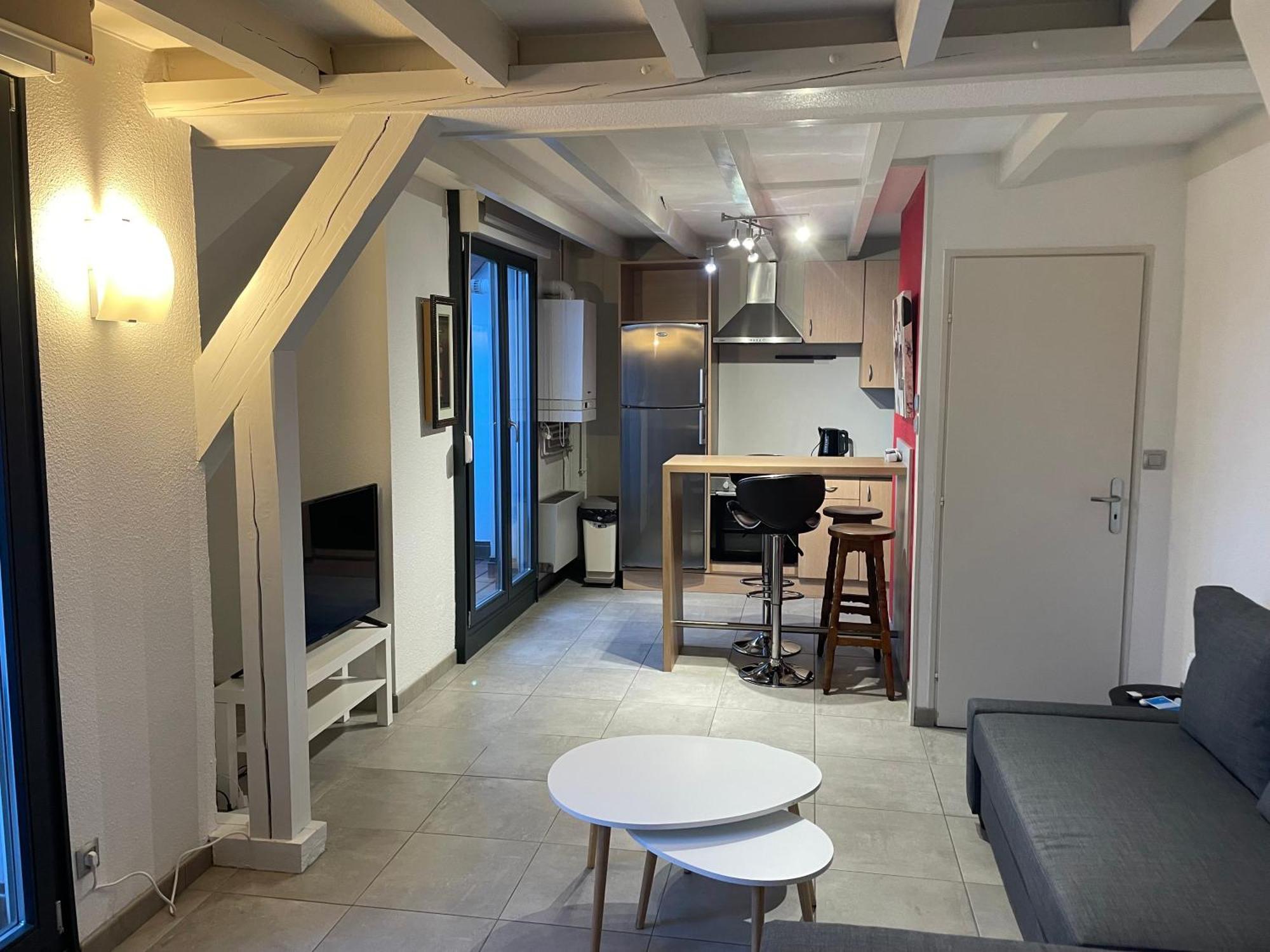 Fathala - Appartement Lumineux En Dernier Etage - Face A La Gare Routiere Саарбург Экстерьер фото