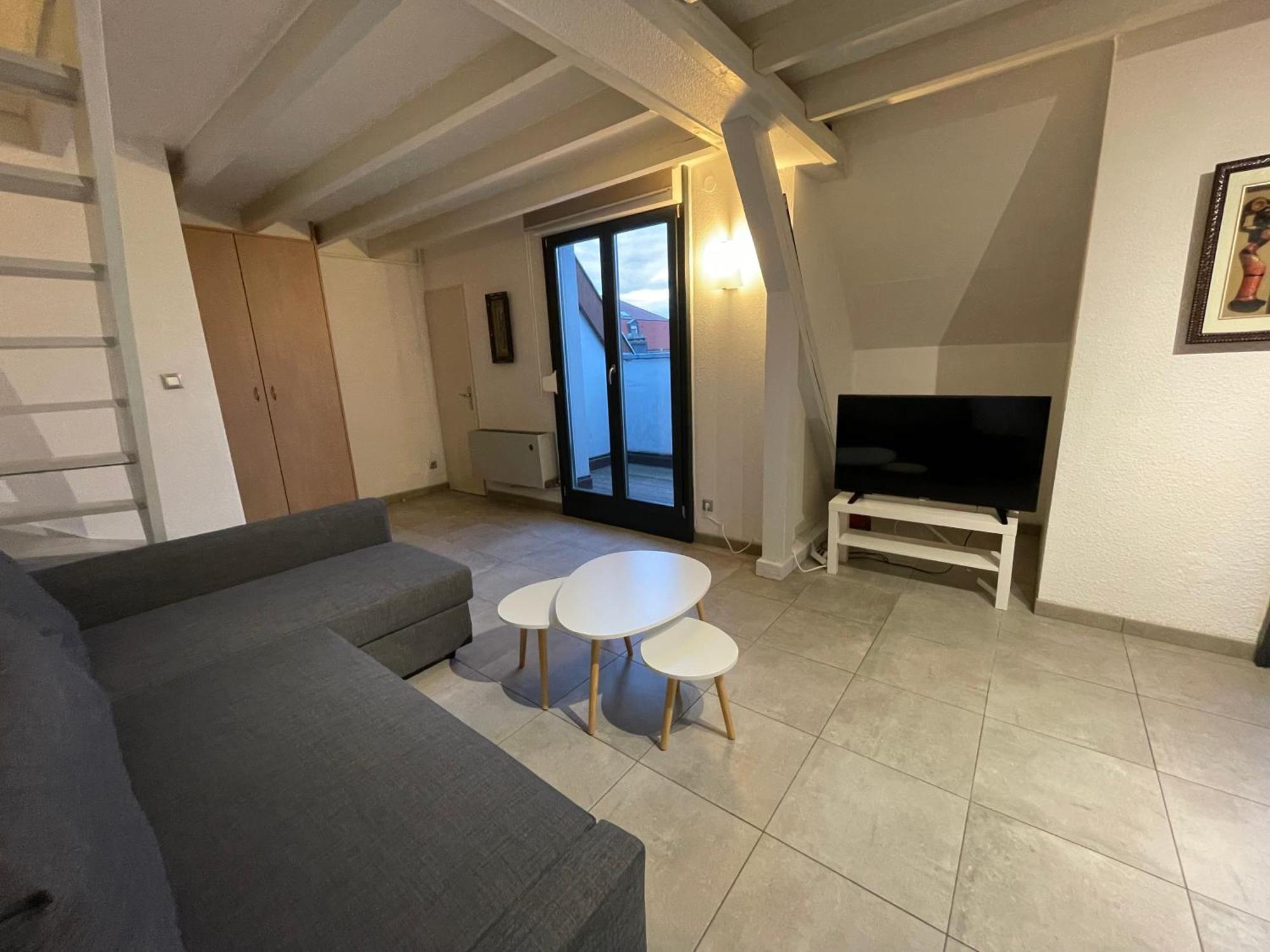 Fathala - Appartement Lumineux En Dernier Etage - Face A La Gare Routiere Саарбург Экстерьер фото